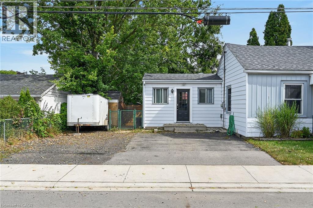 82 DIVISION Street - 32