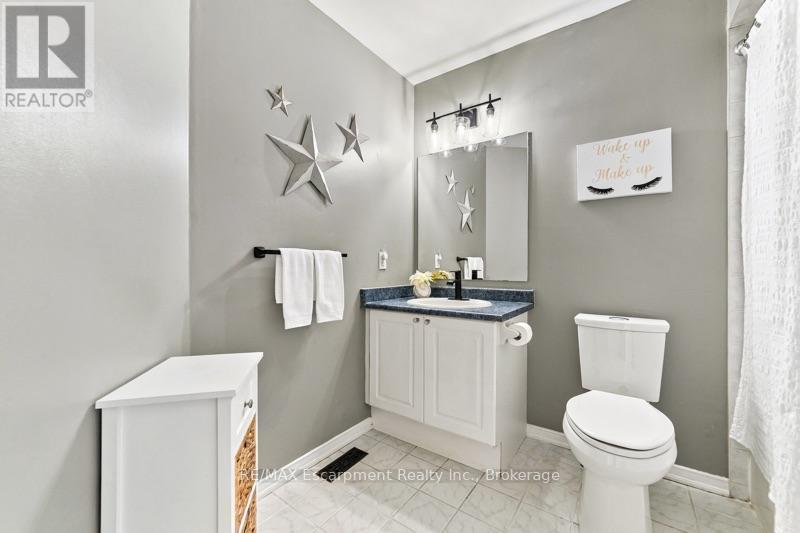 272 GLENASHTON DRIVE - 18