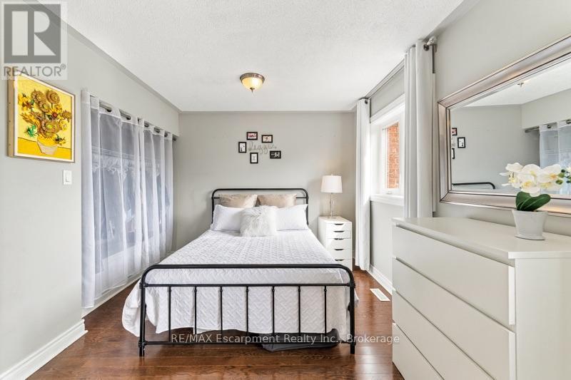 272 GLENASHTON DRIVE - 19