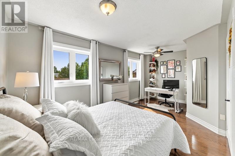 272 GLENASHTON DRIVE - 20