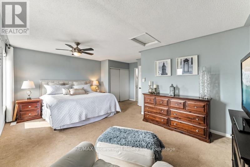 272 GLENASHTON DRIVE - 24