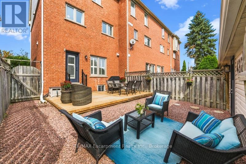 272 GLENASHTON DRIVE - 33
