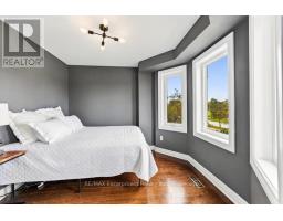 272 Glenashton Drive, Oakville, ON L6H6H5 Photo 16