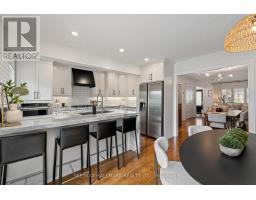 Eating area - 17 Beachdale Avenue, Toronto, ON M1N1V7 Photo 12