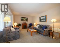 1073 Grandview Road, Gibsons, BC V0N1V3 Photo 11
