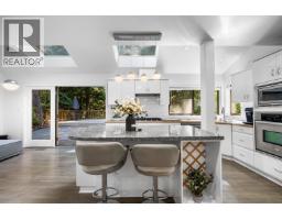5520 Huckleberry Lane, North Vancouver, BC V7R4N8 Photo 12