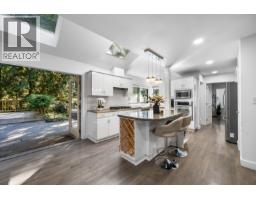 5520 Huckleberry Lane, North Vancouver, BC V7R4N8 Photo 13