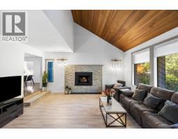 5520 Huckleberry Lane, North Vancouver, BC V7R4N8 Photo 8