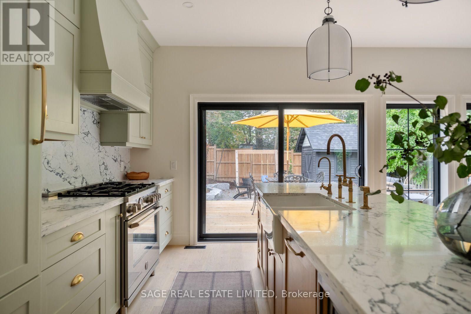 304 COURT STREET, Newmarket (Gorham-College Manor) — photo 11