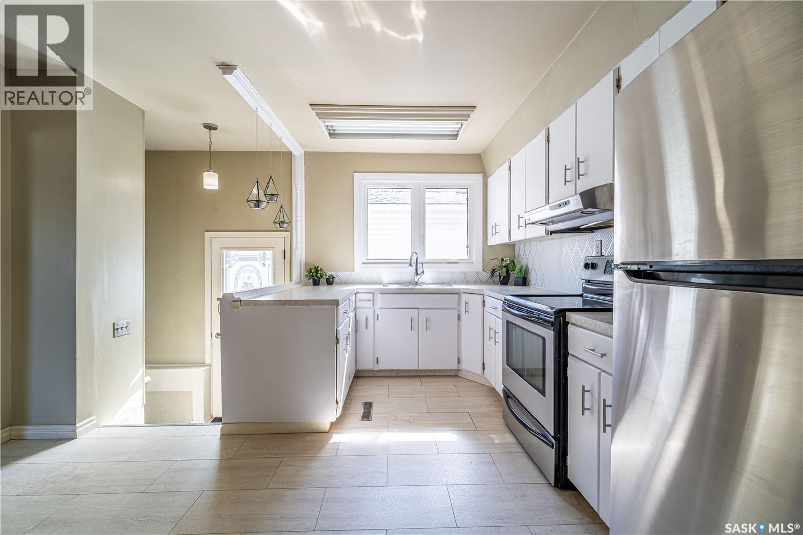 1014 Hopkins CRESCENT - Image 5