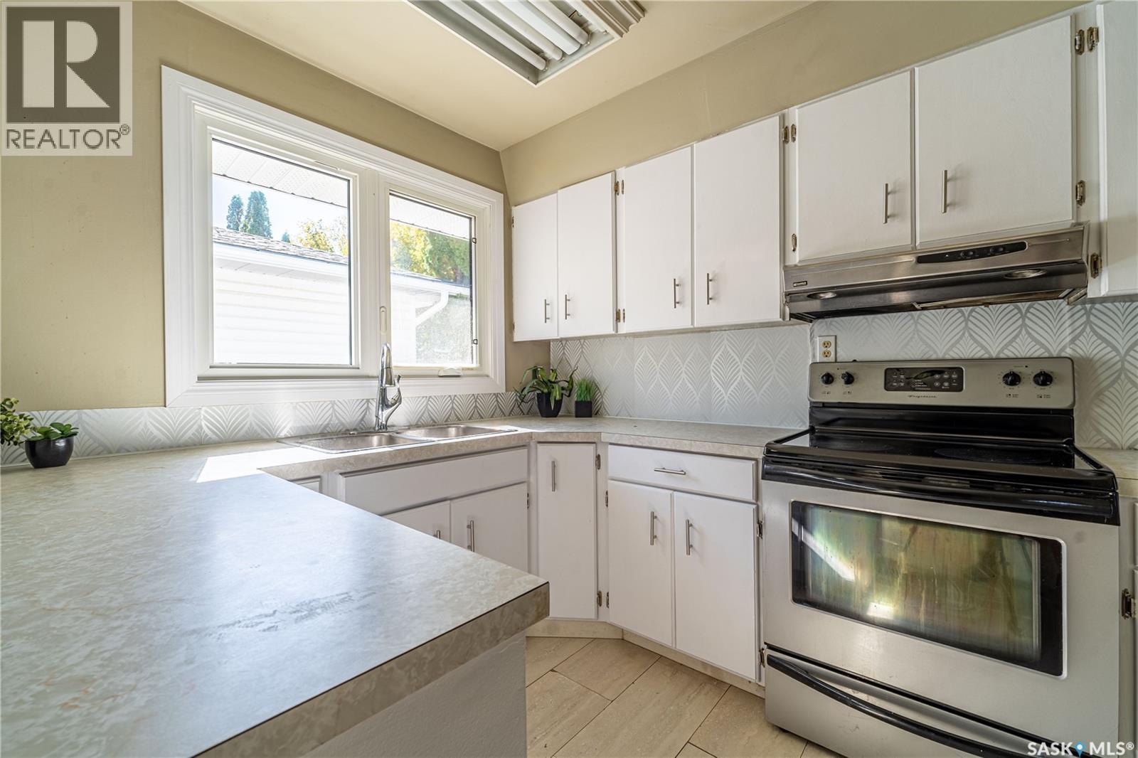 1014 Hopkins CRESCENT - 7