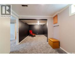 1014 Hopkins Crescent, Moose Jaw, SK S6H3E7 Photo 35