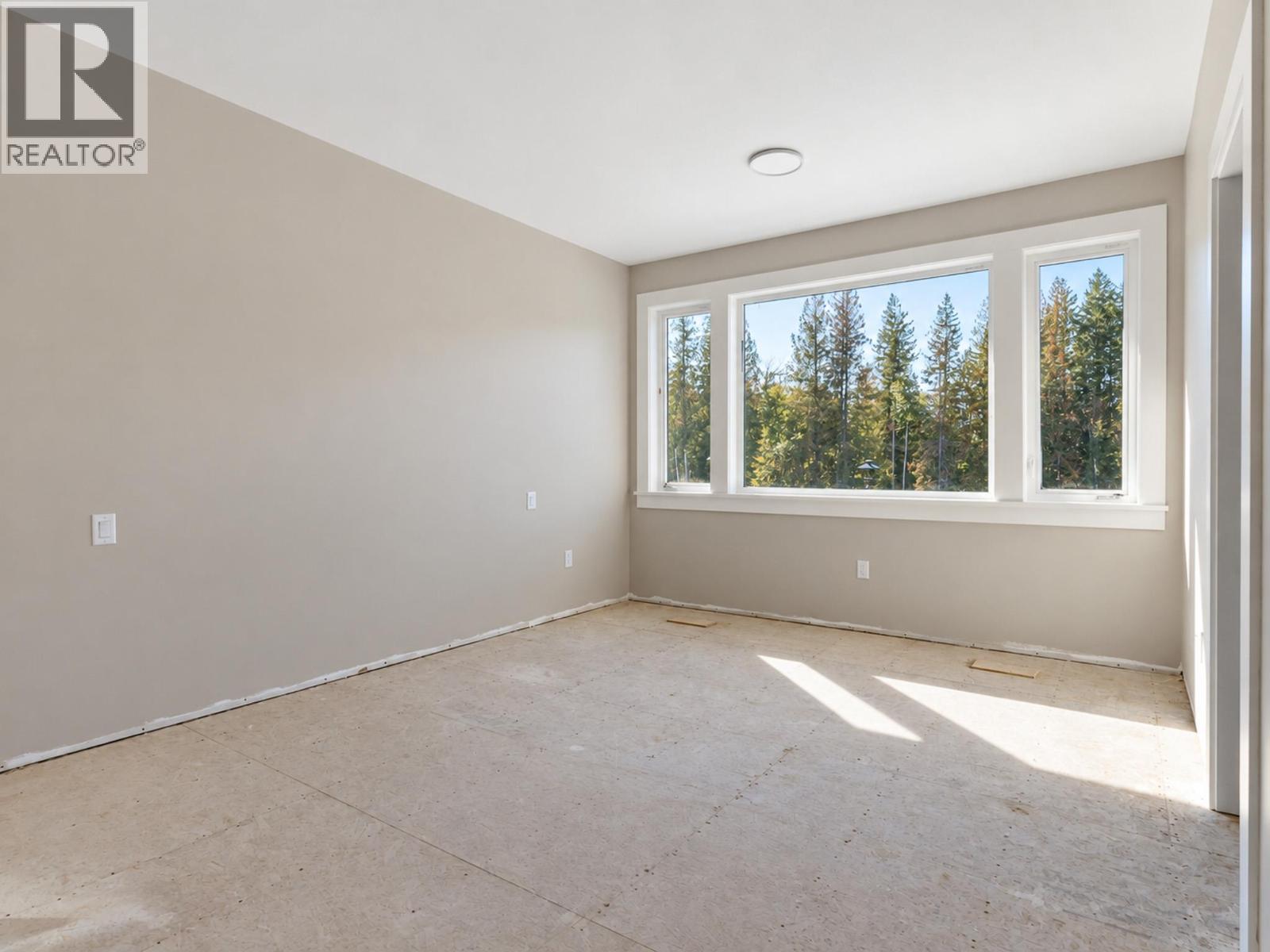  1660 8 Street Southeast, Salmon Arm