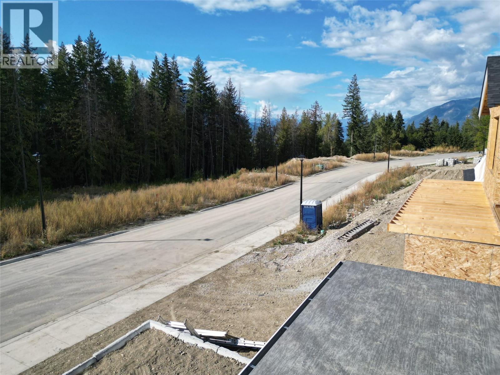  1660 8 Street Southeast, Salmon Arm
