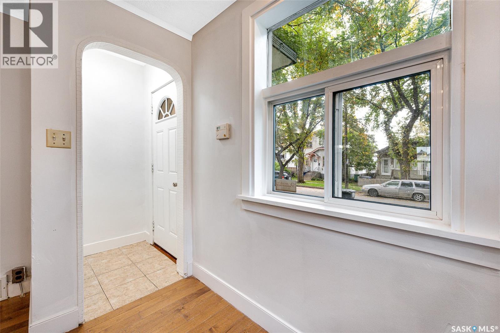 321 E AVENUE S, Saskatoon — photo 2