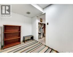 321 E Avenue S, Saskatoon, SK S7M1S2 Photo 17