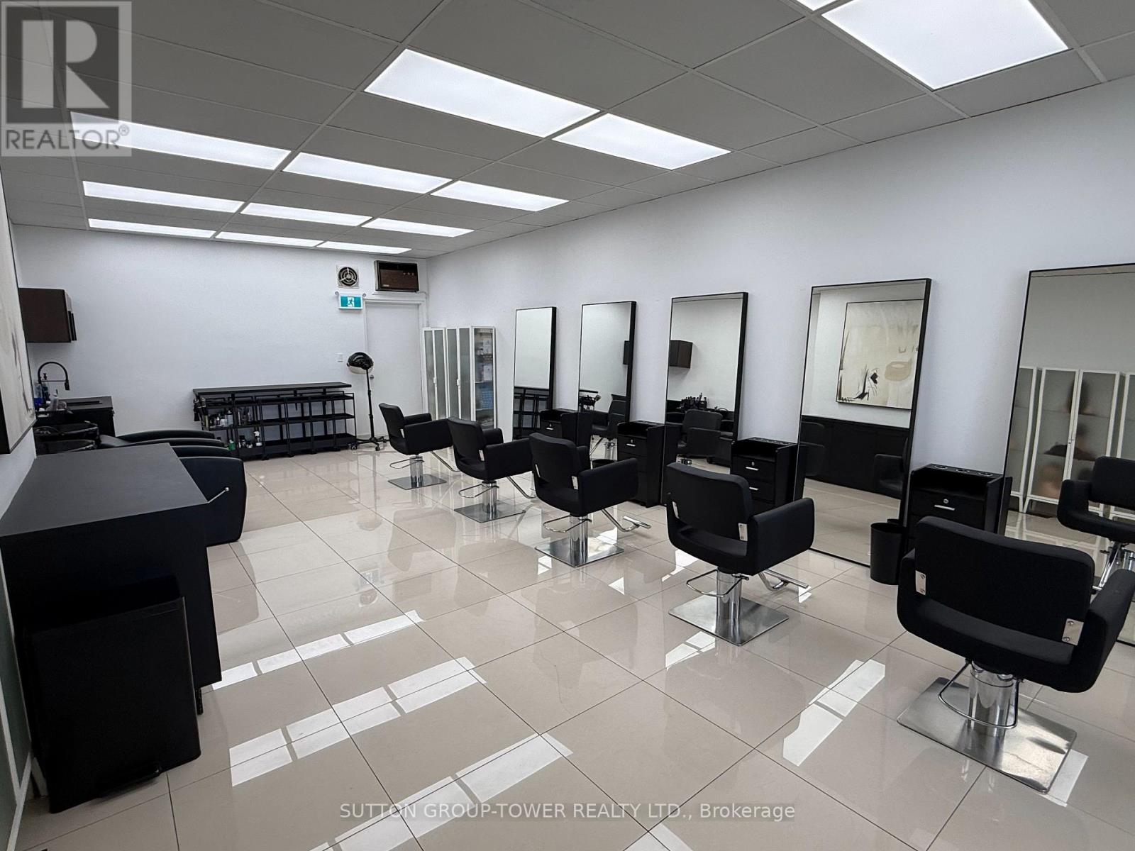 684 WILSON AVENUE, Toronto (Downsview-Roding-CFB) — photo 2