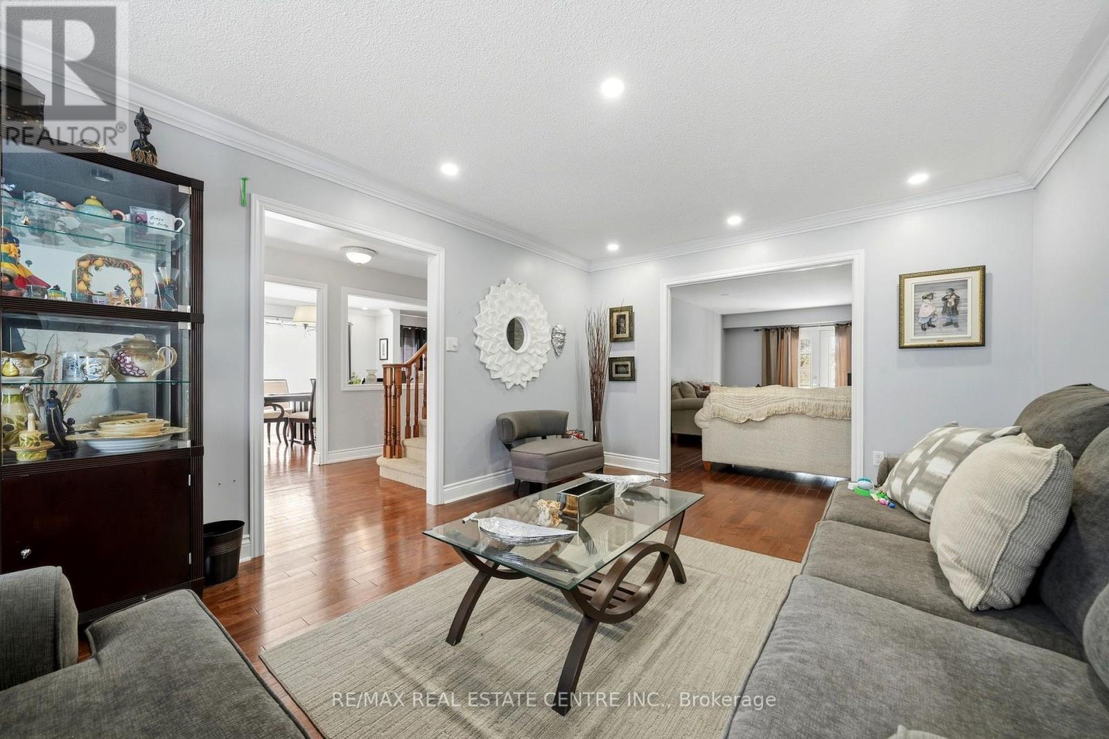 44 MADELAINE CRESCENT, Brampton (Central Park) — photo 6