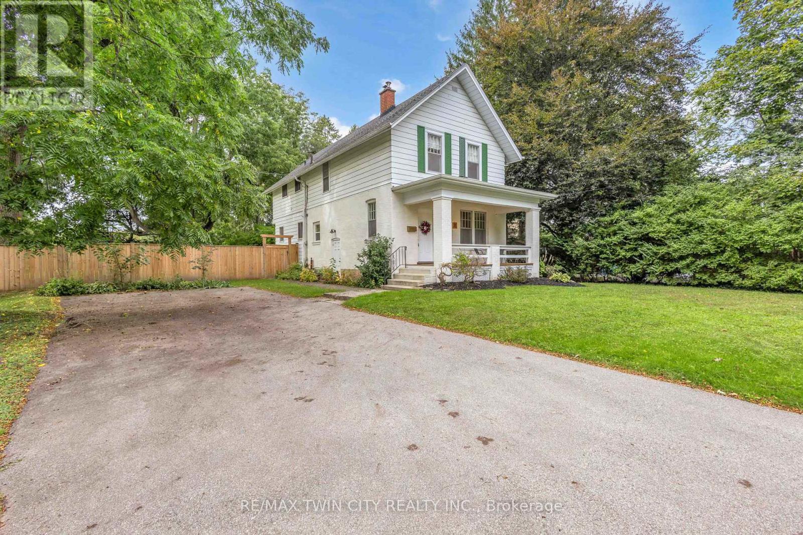 11 TUTELA HEIGHTS ROAD, Brantford