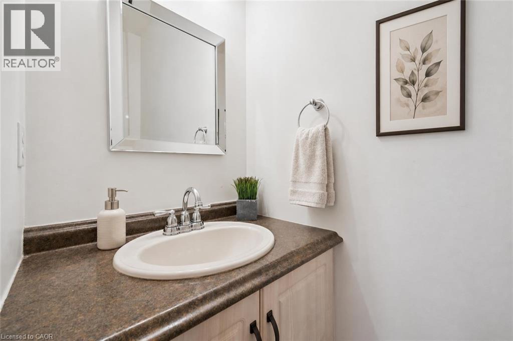 51 SPENCER Crescent, Guelph — photo 10