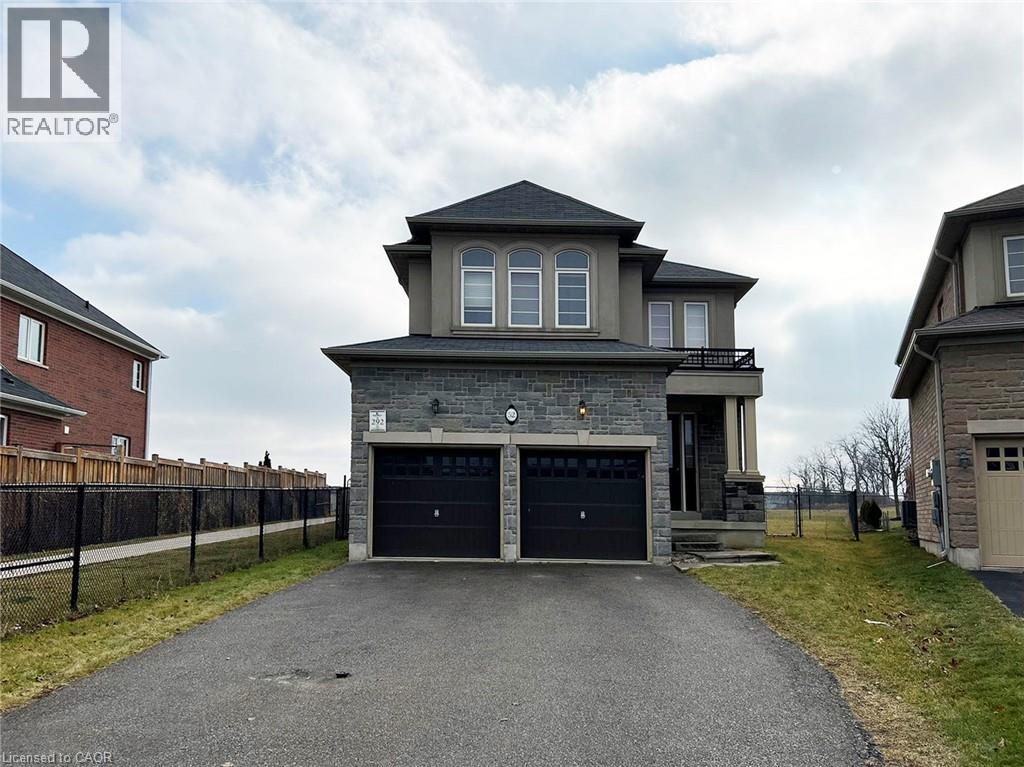 52 WHITTINGTON Drive, Ancaster