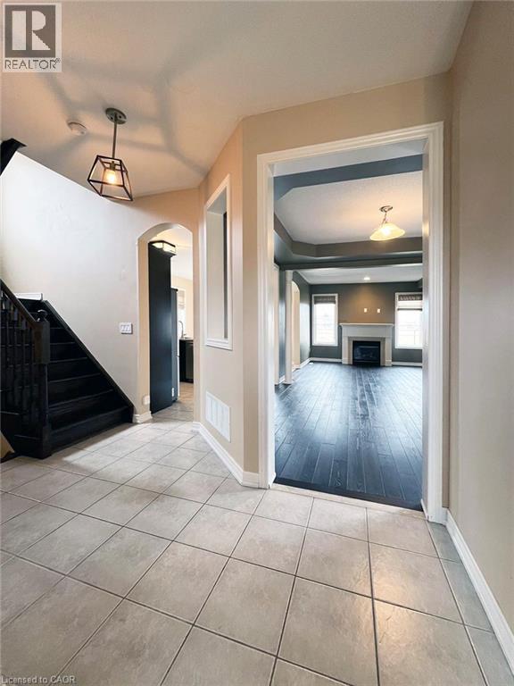 52 WHITTINGTON Drive, Ancaster — photo 2