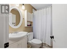 19 Illinois Ave, Sault Ste  Marie, ON P6A4M2 Photo 19