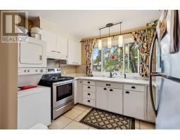 Den - 19 Illinois Ave, Sault Ste  Marie, ON P6A4M2 Photo 9