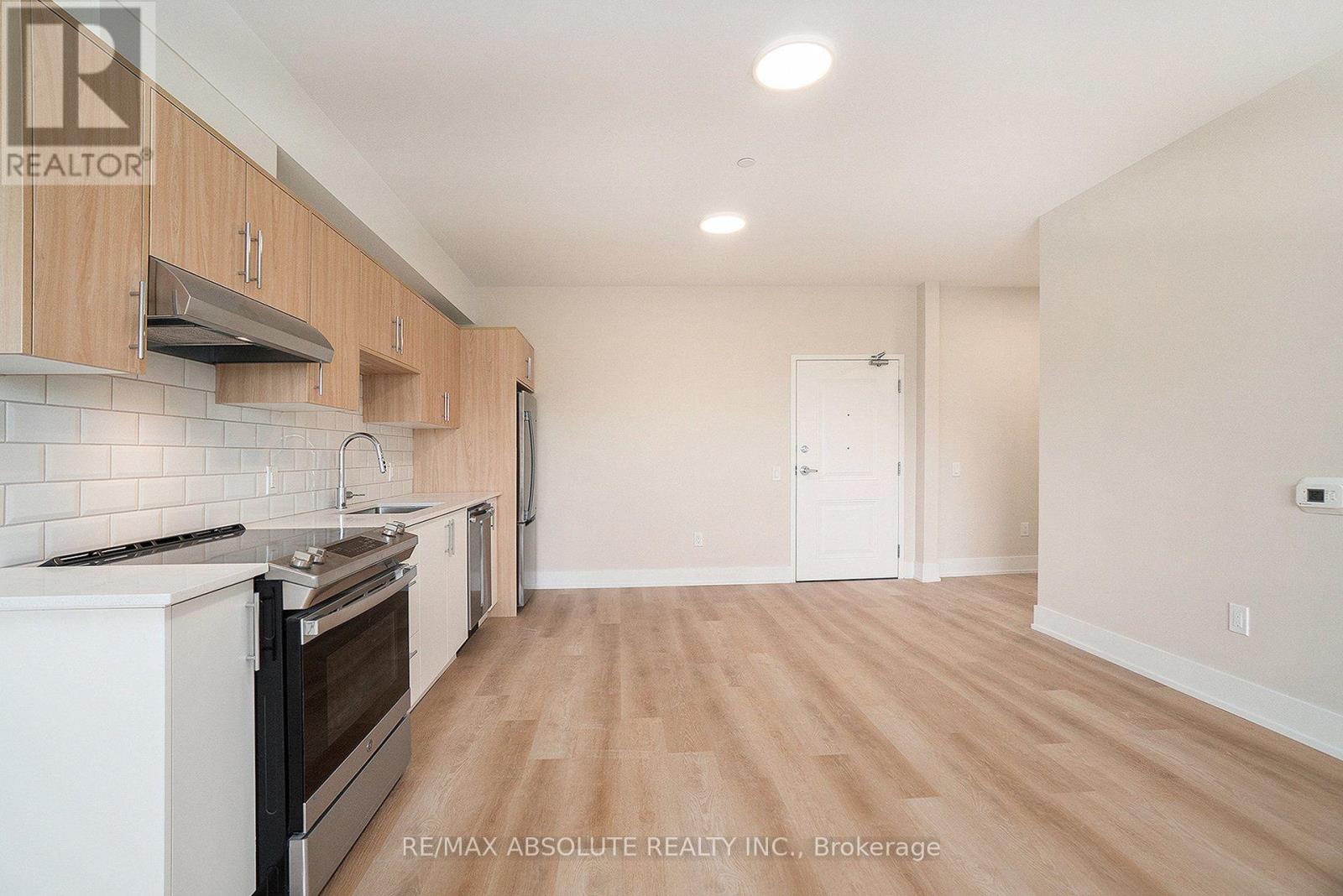 12 Thomas Street South — photo 13