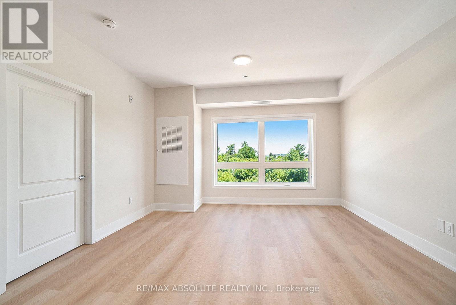12 Thomas Street South — photo 17