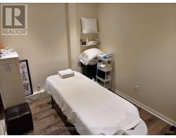 204 - 800 Bathurst Street, Toronto, ON M5R3M8 Photo 8