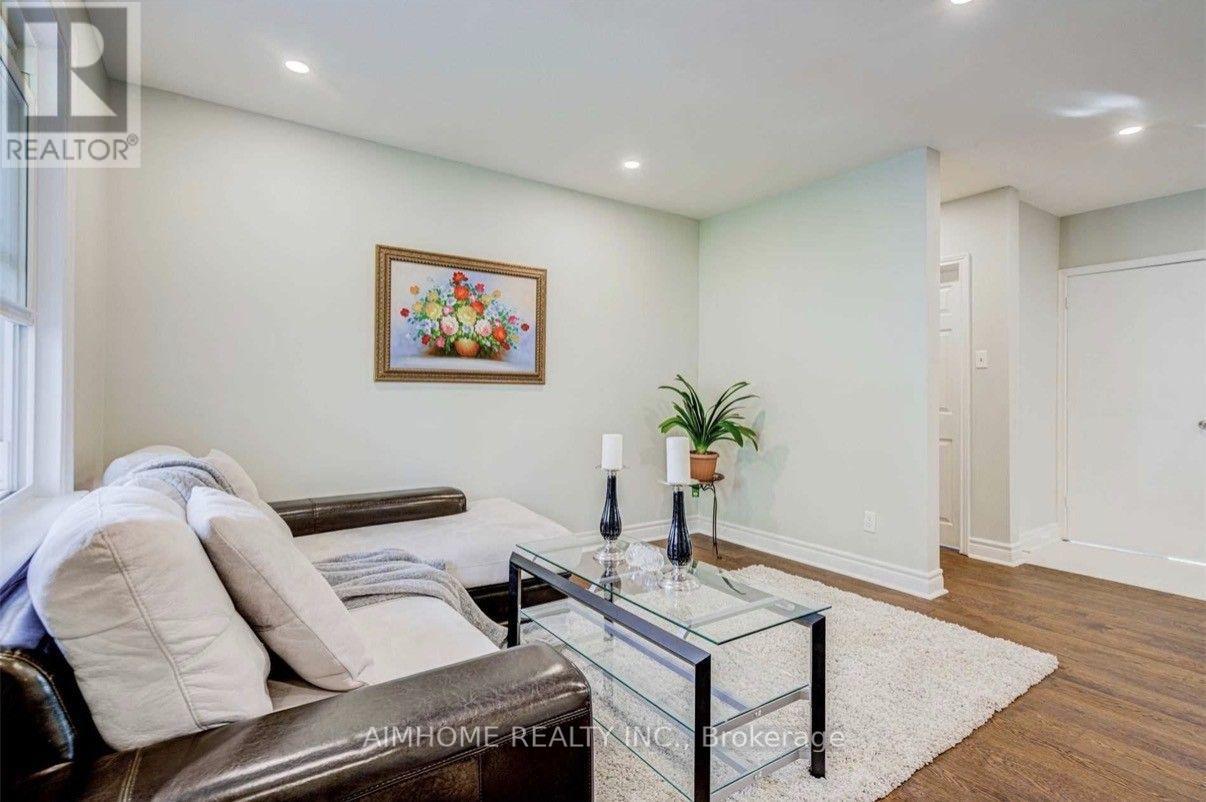 32 LAURALYNN CRESCENT - 3
