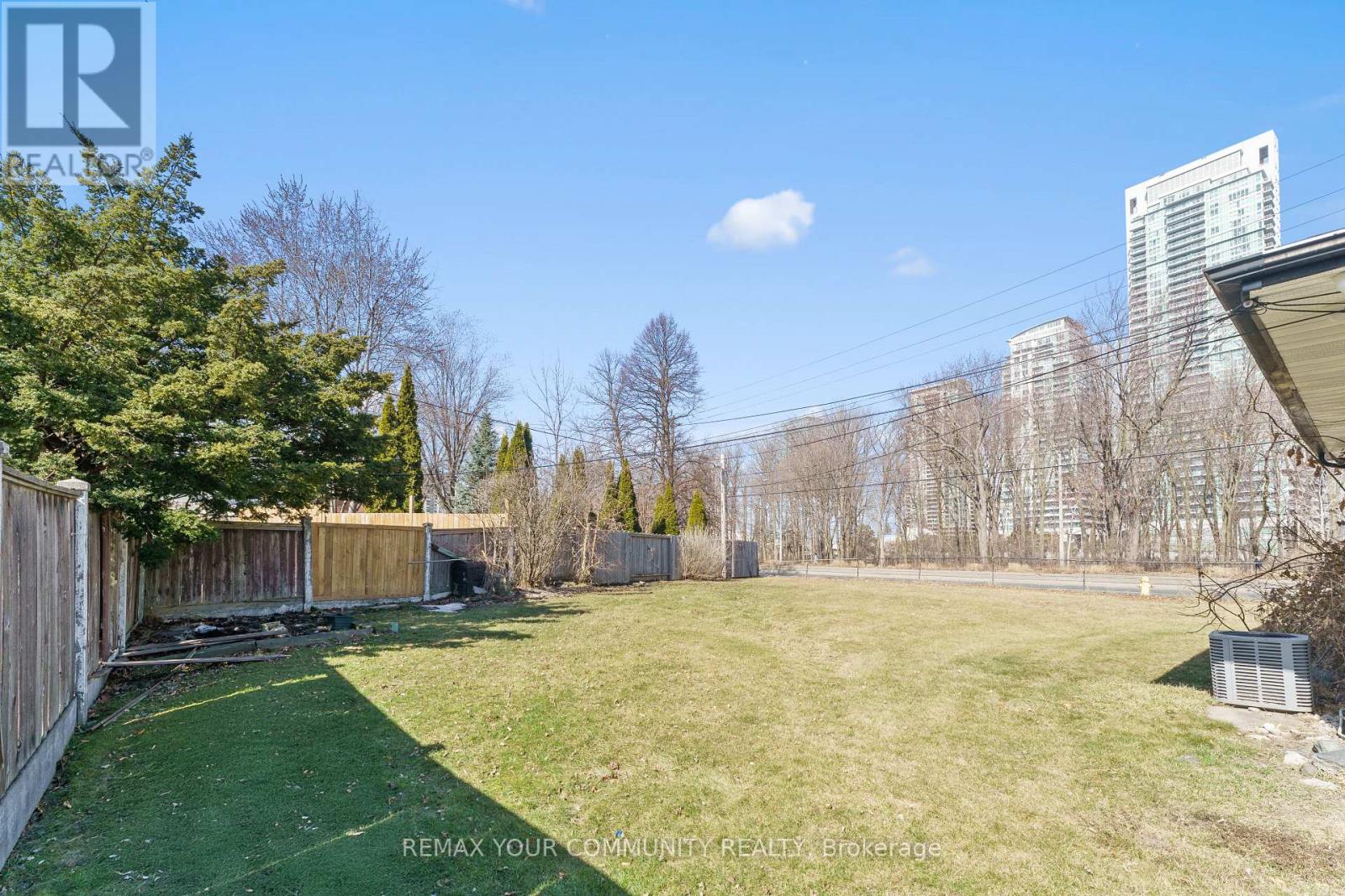 54 SARATOGA DRIVE - 28