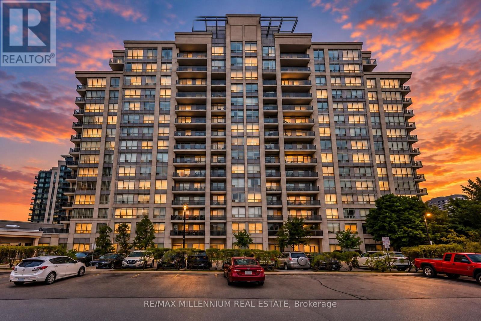 902 - 50 DISERA DRIVE, Vaughan (Beverley Glen) — photo 2