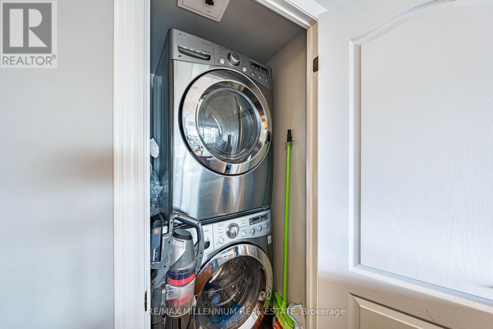 #902 50 DISERA DRIVE - Image 39
