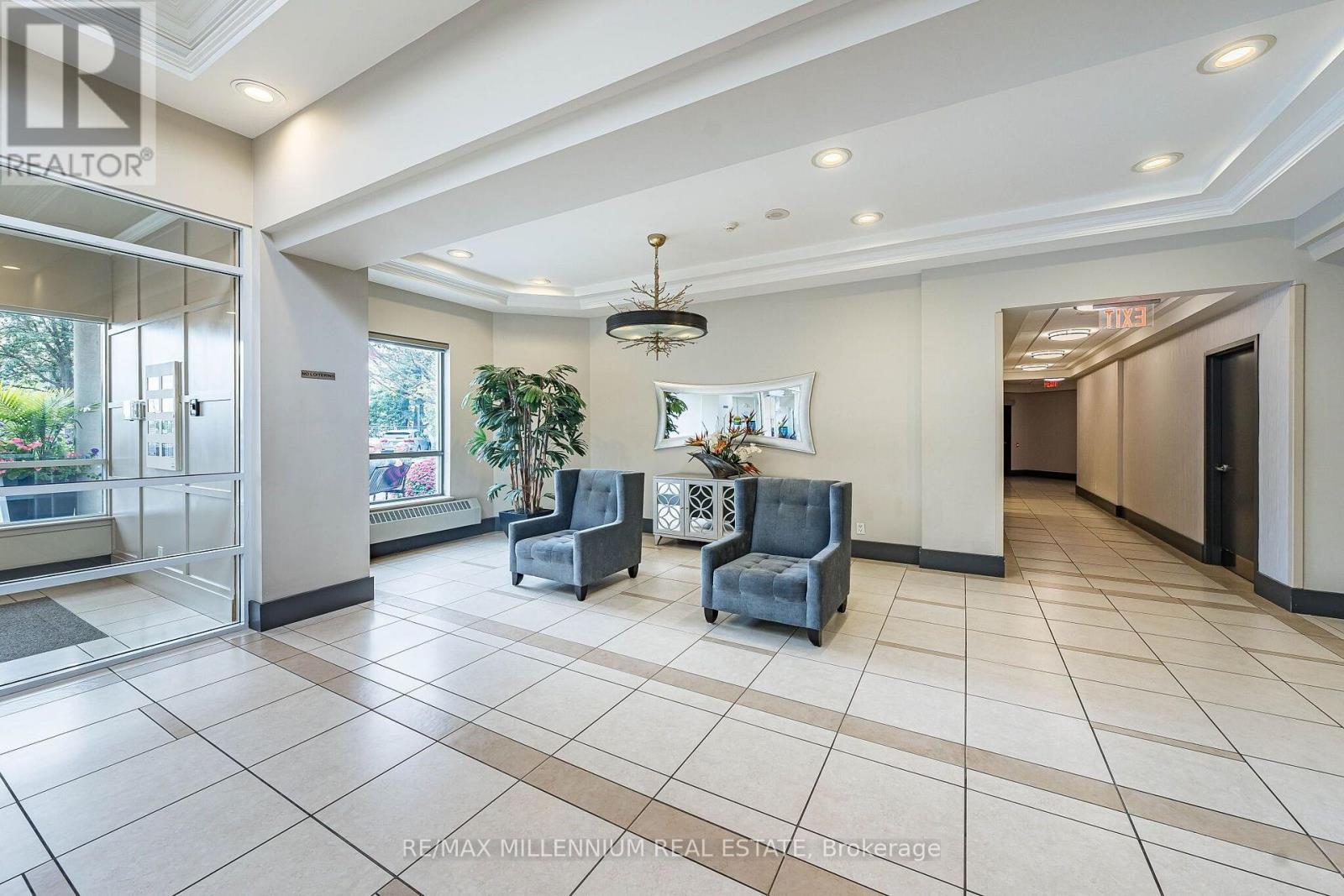 902 - 50 DISERA DRIVE, Vaughan (Beverley Glen) — photo 6