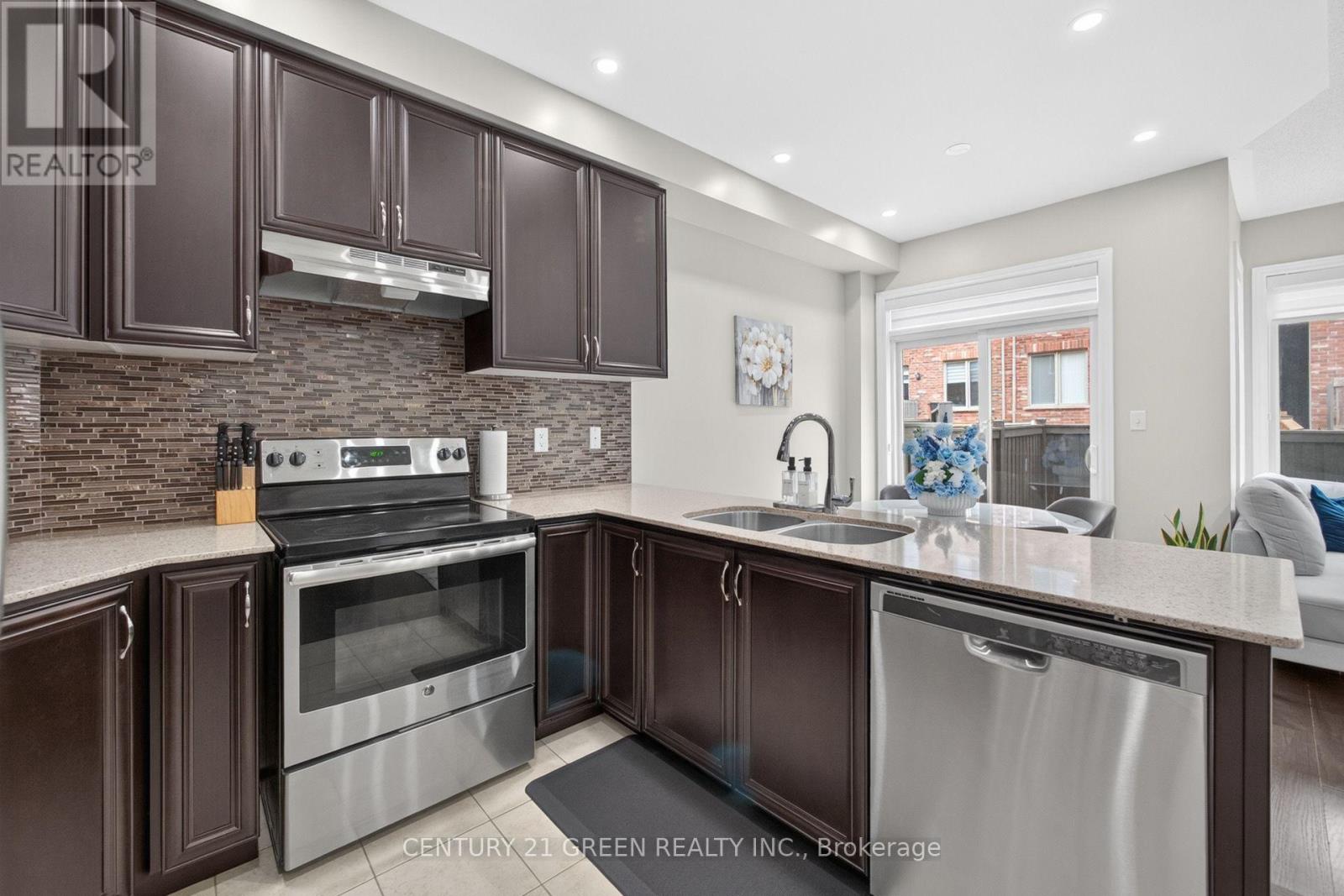 27 PADBURY TRAIL, Brampton (Northwest Brampton) — photo 8