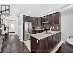 27 Padbury Trail, Brampton, ON L7A4V2 Photo 7