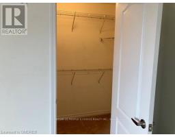 905 Orr Court, Kitchener, ON N2R1R4 Photo 13