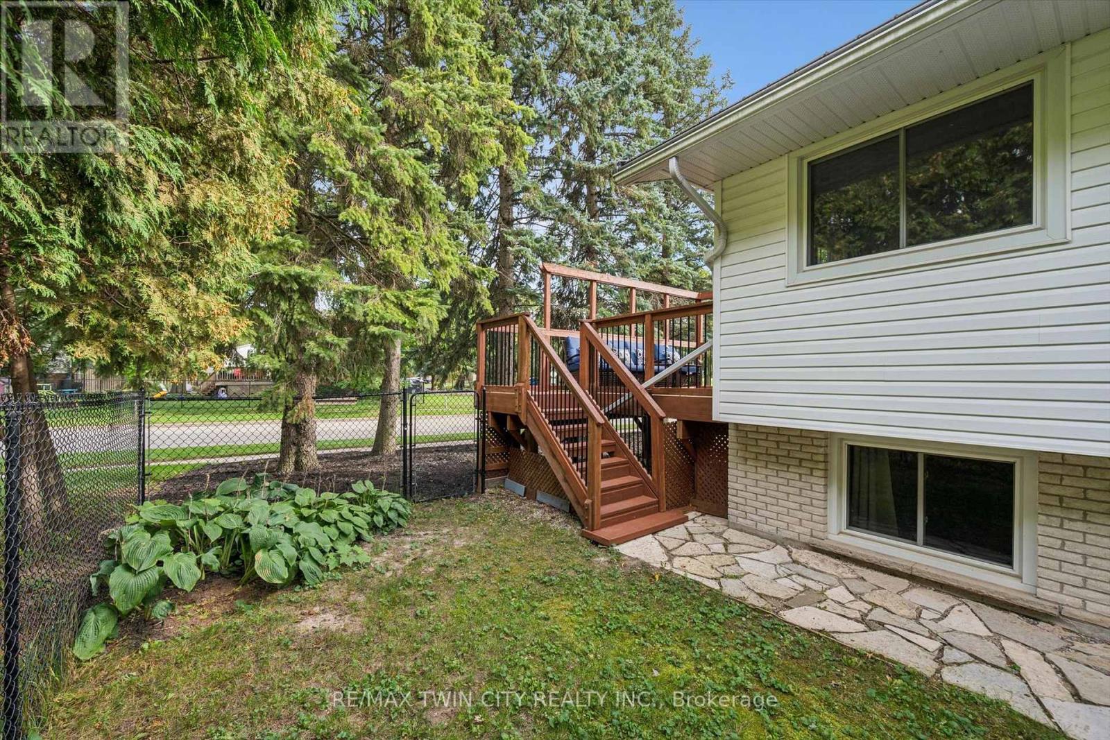 58 BRADLEY DRIVE - 27