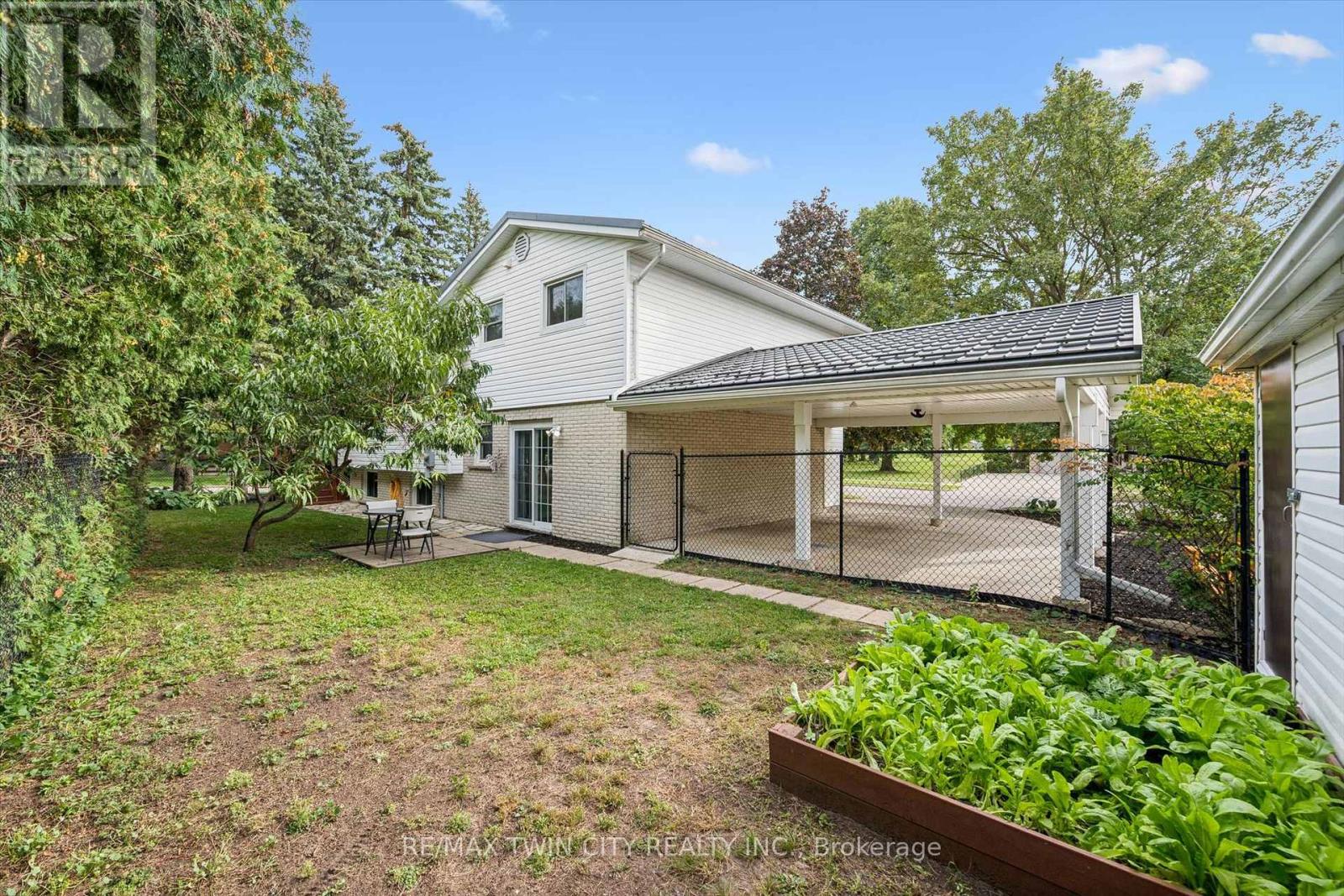 58 BRADLEY DRIVE - 29