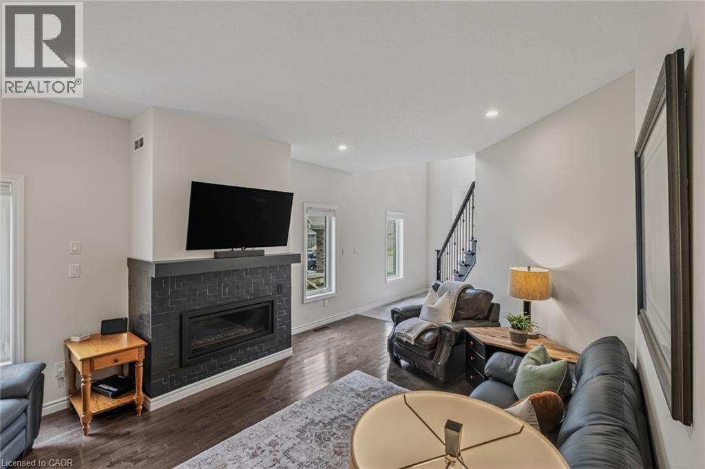 249 WOODWAY Trail, Simcoe — photo 8