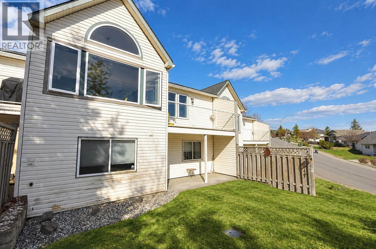 #10 11 EAGLE CRESCENT - 2