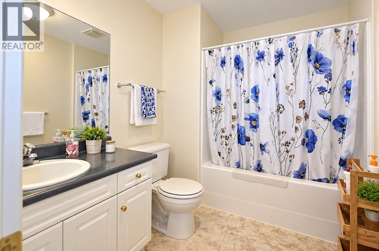 #10 11 EAGLE CRESCENT - 18