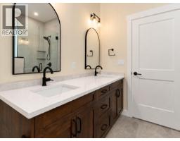 Kitchen - 1450 21 Street Ne, Salmon Arm, BC V1E0G8 Photo 10