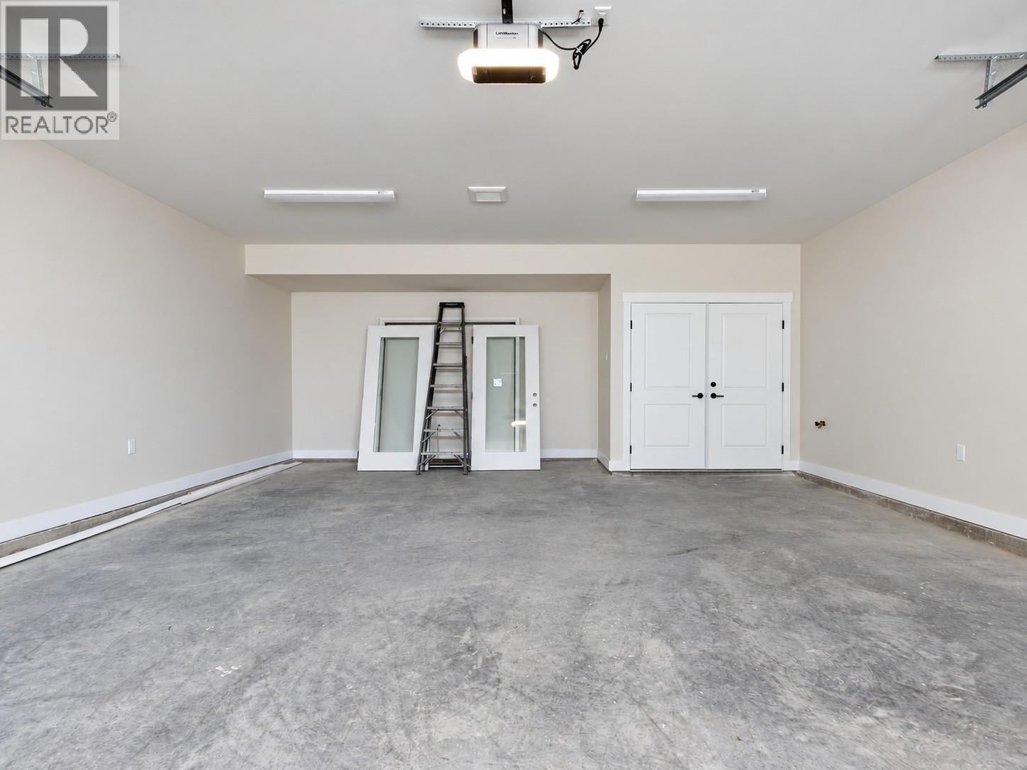 1450 21 Street NE - Image 20