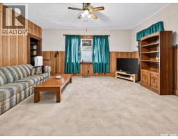 Living room - 410 Grandview Street W, Moose Jaw, SK S6H5L1 Photo 9