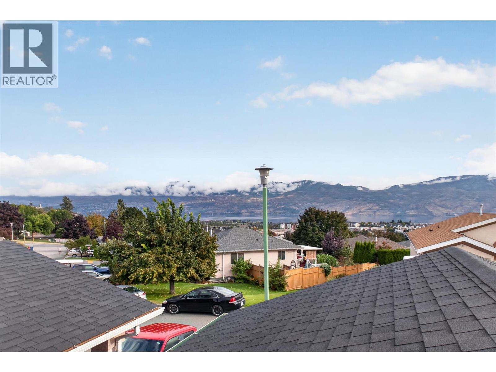 423 2440 Old Okanagan Highway, West Kelowna