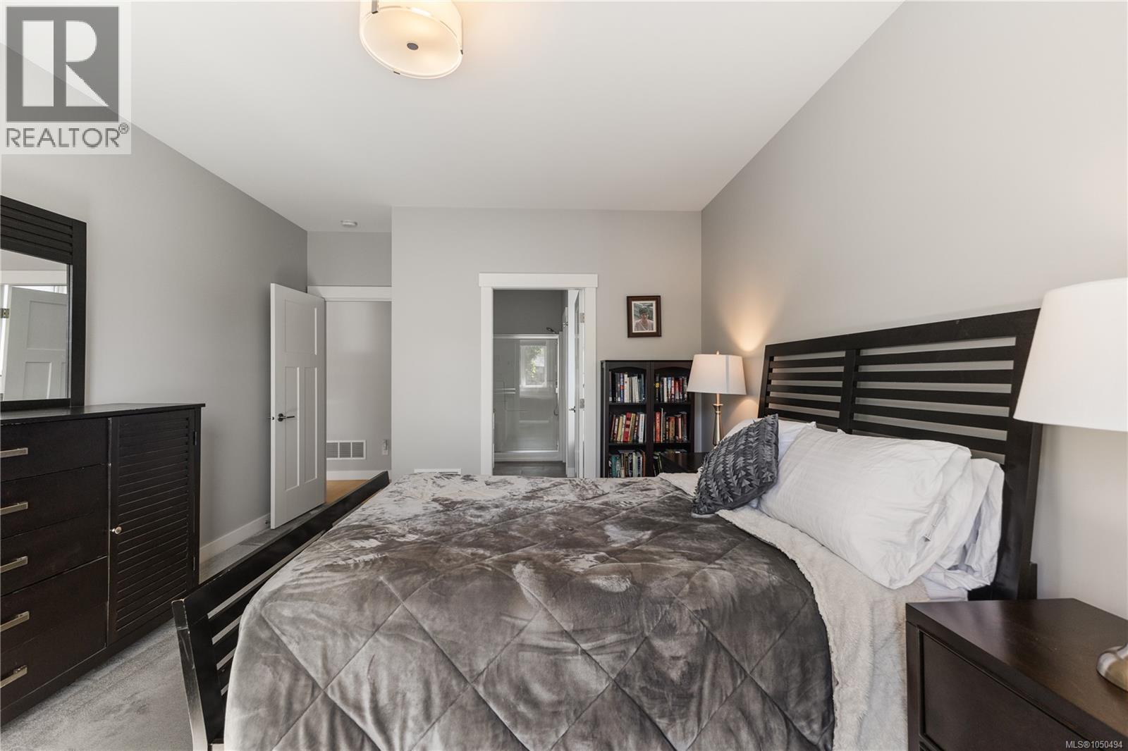 711 Salal St - 18