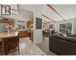 Kitchen - 476 Qualicum Rd, Qualicum Beach, BC V9K1B2 Photo 12